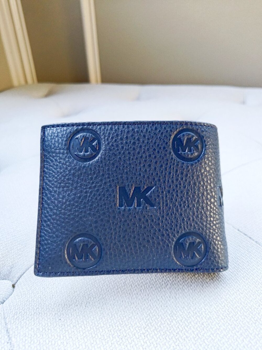 Michael Kors Cooper Logo Debossed Billfold Wallet With Passcase 36S6LCOF2V